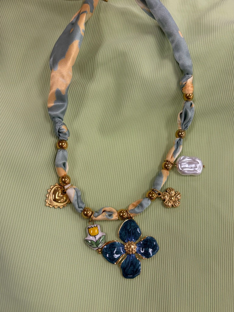 Nwt Gemelli Gorgeous Multi Charm Scarf Necklace 45$